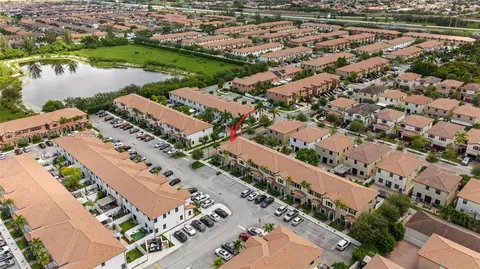 View/Area - 8877 W 35th Ave, Hialeah, FL 33018 photo 2 of 4