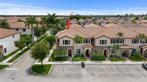 View/Area - 8877 W 35th Ave, Hialeah, FL 33018 photo 3 of 4