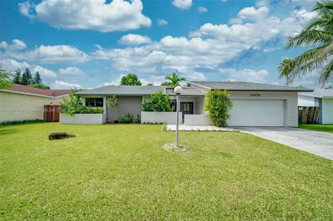11570 SW 92nd St, Miami, FL 33176
