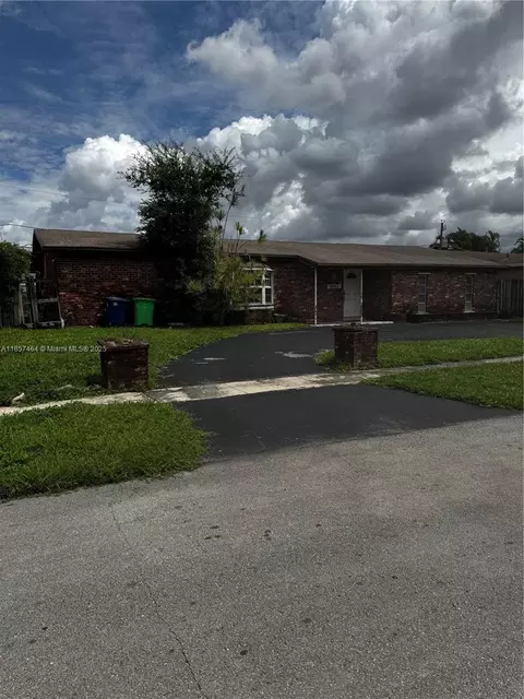 9661 NW 19th Pl, Sunrise, FL 33322
