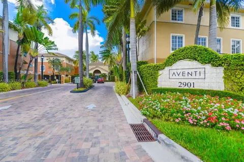 2811 NE 185th St #801, Aventura, FL 33180