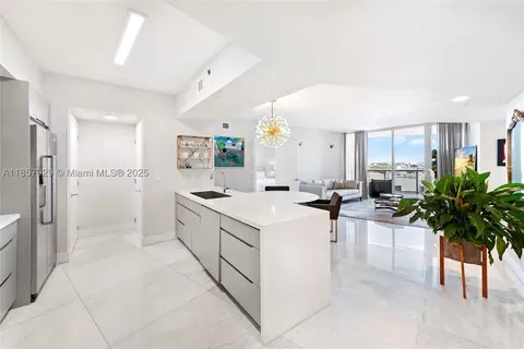 400 Alton Rd #1405, Miami Beach, FL 33139