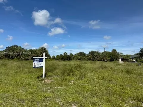1017 Comet Ave, La Belle, FL 33935 photo 4