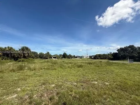 1017 Comet Ave, La Belle, FL 33935 photo 5