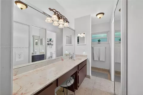 Bath - 1237 NW 110th Ter, Coral Springs, FL 33071 photo 1 of 1