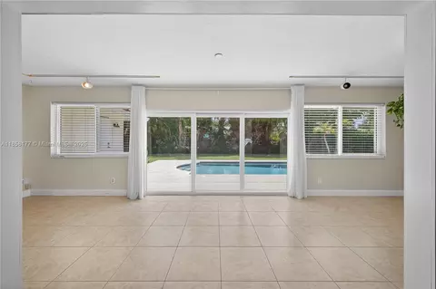 Living - 1237 NW 110th Ter, Coral Springs, FL 33071 photo 1 of 3