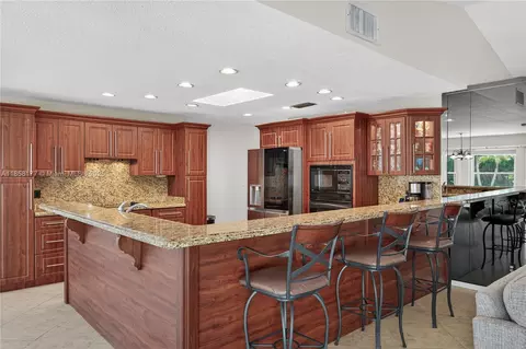 Kitchen - 1237 NW 110th Ter, Coral Springs, FL 33071 photo 1 of 2