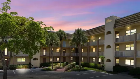 8345 Sunrise Lakes Blvd #306, Sunrise, FL 33322