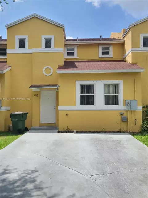 1616 NE 5th St, Homestead, FL 33033