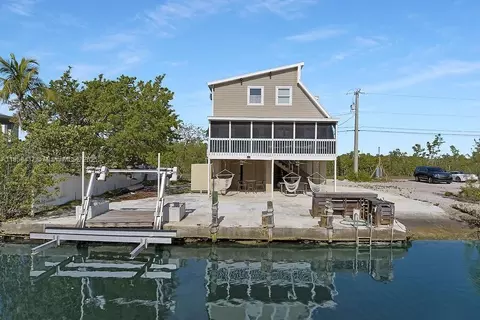 813 Hawksbill Ln, Sugarloaf, FL 33042