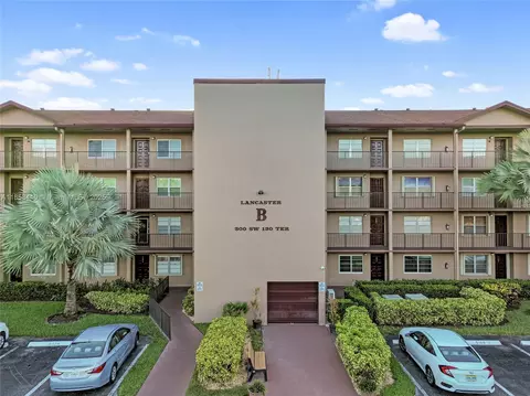 300 SW 130th Ter #405B, Pembroke Pines, FL 33027