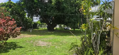 521 E 33rd St, Hialeah, FL 33013 photo 3