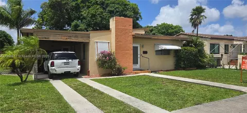 521 E 33rd St, Hialeah, FL 33013 photo 2