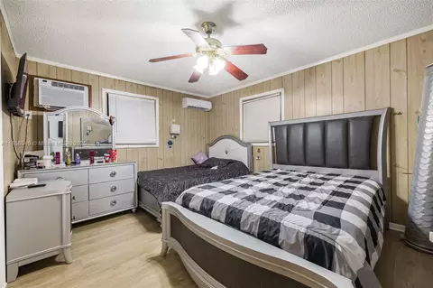 Bedroom - 620 NE 2nd Pl, Hialeah, FL 33010 photo 6 of 6