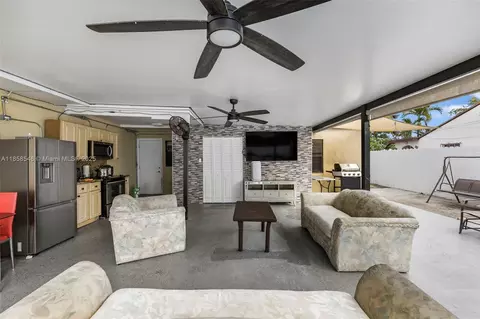Other - 620 NE 2nd Pl, Hialeah, FL 33010 photo 8 of 16