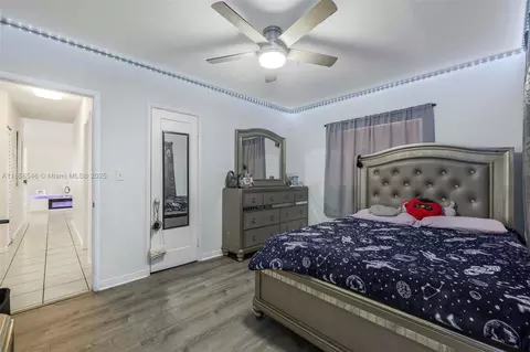 Bedroom - 620 NE 2nd Pl, Hialeah, FL 33010 photo 4 of 6