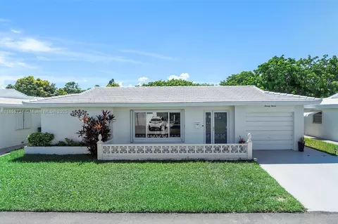 7011 NW 73rd Ave, Tamarac, FL 33321