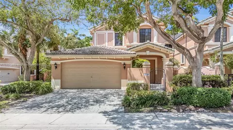 2709 Center Ct Dr #3-15, Weston, FL 33332