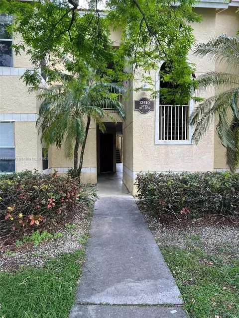 12510 Vista Isles Dr #1215, Sunrise, FL 33325