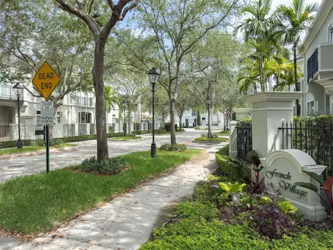 10170 SW 75th Pl, Pinecrest, FL 33156