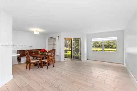 1110 SW 125th Ave #112M, Pembroke Pines, FL 33027