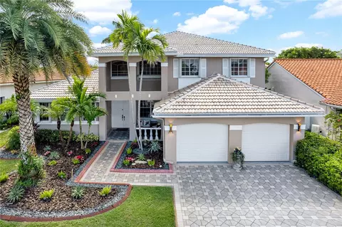 322 SW 184th Way, Pembroke Pines, FL 33029