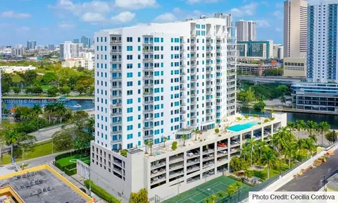 10 SW South River Dr #PHI06, Miami, FL 33130