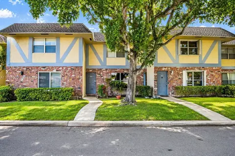 7501 Kimberly Blvd #104, North Lauderdale, FL 33068