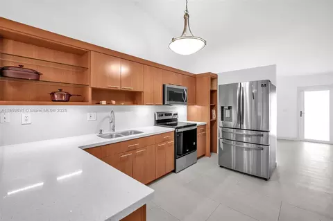 Kitchen - 2141 W 53rd St, Hialeah, FL 33016 photo 2 of 5