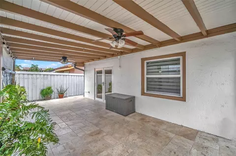 Exterior - 2141 W 53rd St, Hialeah, FL 33016 photo 2 of 5