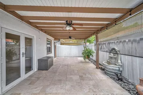 Exterior - 2141 W 53rd St, Hialeah, FL 33016 photo 5 of 5
