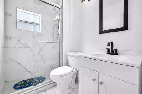 Bath - 2141 W 53rd St, Hialeah, FL 33016 photo 1 of 2