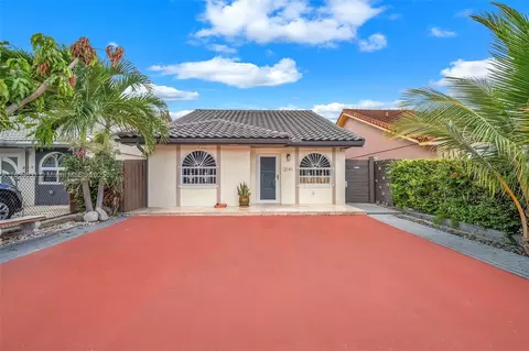 2141 W 53rd St, Hialeah, FL 33016