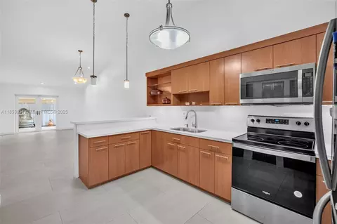 Kitchen - 2141 W 53rd St, Hialeah, FL 33016 photo 1 of 5