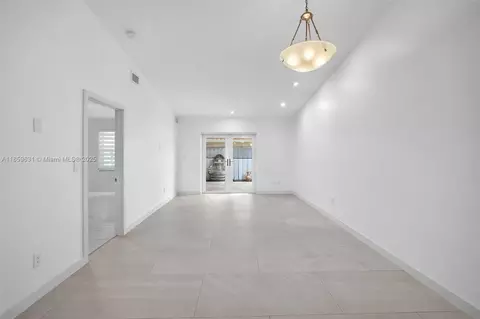 Living - 2141 W 53rd St, Hialeah, FL 33016 photo 4 of 5