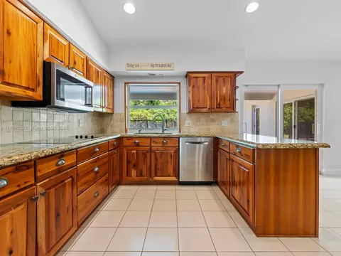 13050 SW 71st Ave, Pinecrest, FL 33156 photo 7