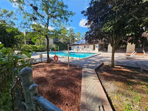 8429 Forest Hills Dr #305, Coral Springs, FL 33065