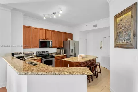 3001 NE 185th St #610, Aventura, FL 33180