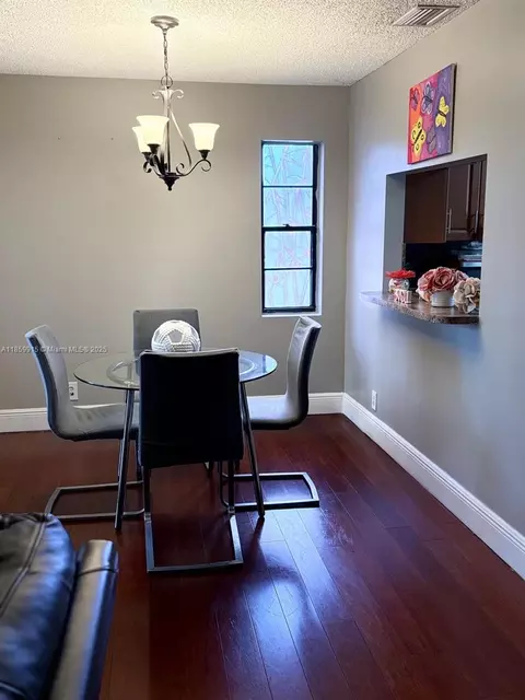 Dining - Undisclosed, Hialeah, FL 33015 photo 2 of 2