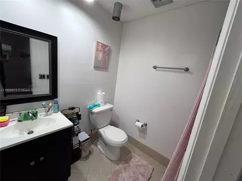 Bath - Undisclosed, Hialeah, FL 33015 photo 4 of 4