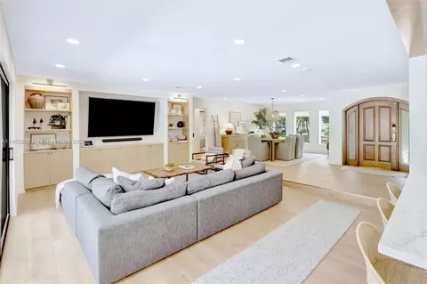 Living - 11301 SW 70th Ave, Pinecrest, FL 33156 photo 2 of 2