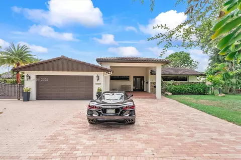 14830 Dade Pine Ave, Miami Lakes, FL 33014