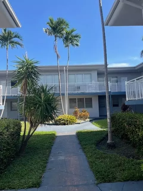 350 75th St #202, Miami Beach, FL 33141