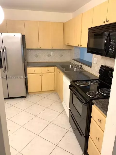 8540 SW 133rd Ave Rd #124, Miami, FL 33183