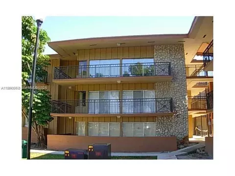 4850 SW 63rd Ter #114, Davie, FL 33314