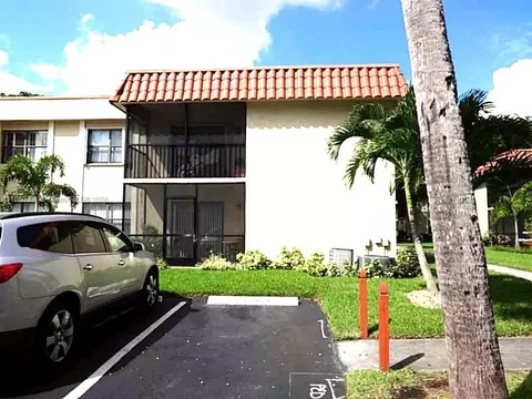 9704 Hammocks Blvd #103, Miami, FL 33196