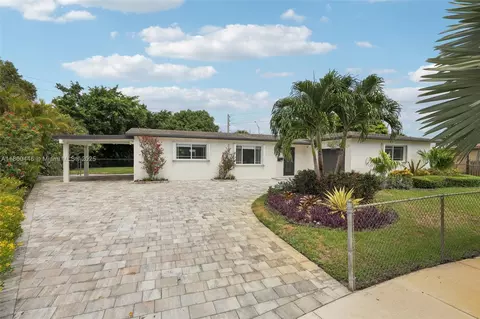 8601 NW 185th Ter, Hialeah, FL 33015