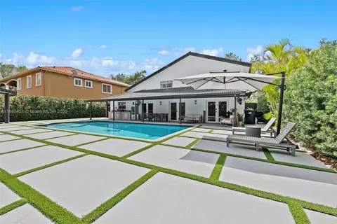 16811 NW 83rd Ave, Miami Lakes, FL 33016