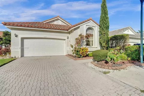 1485 W Lacosta Dr W, Pembroke Pines, FL 33027