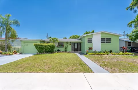 9390 Dominican Dr, Cutler Bay, FL 33189
